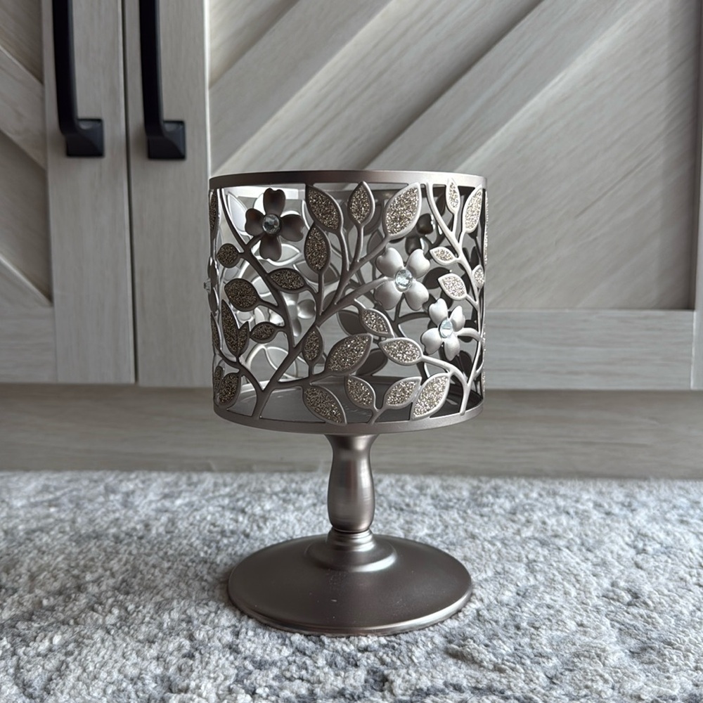 ⭐️BBW Pewter floral large candle holder